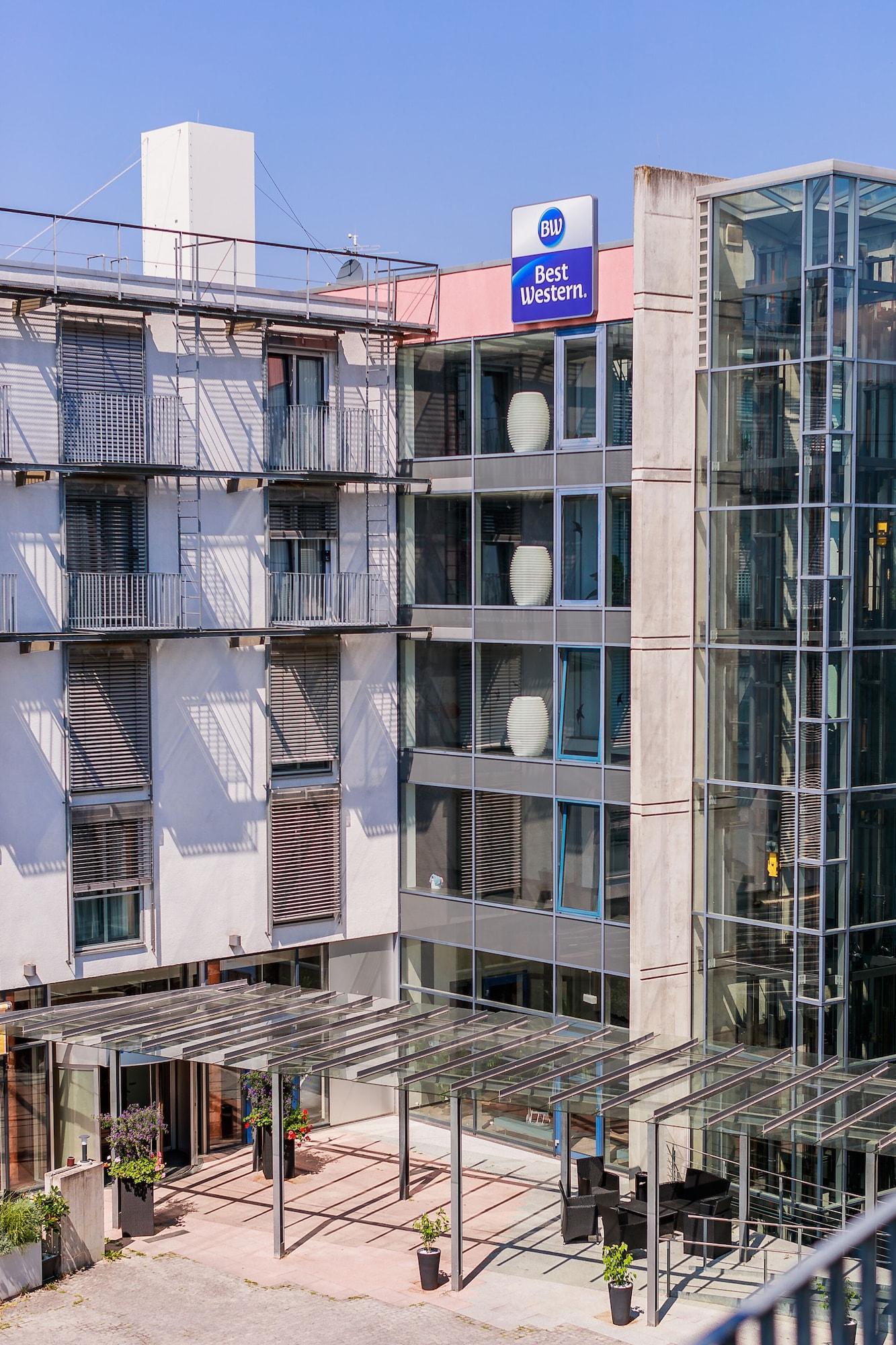 Hotel Plaza Stuttgart-ditzingen 4*